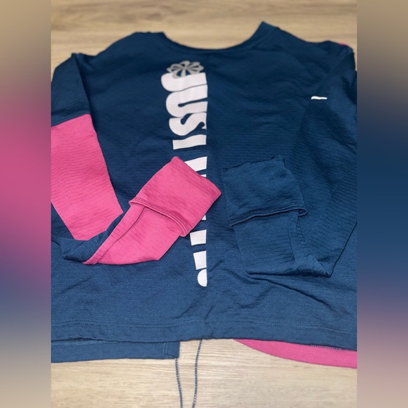 Nike cropped style running Top - Picture 2 of 6